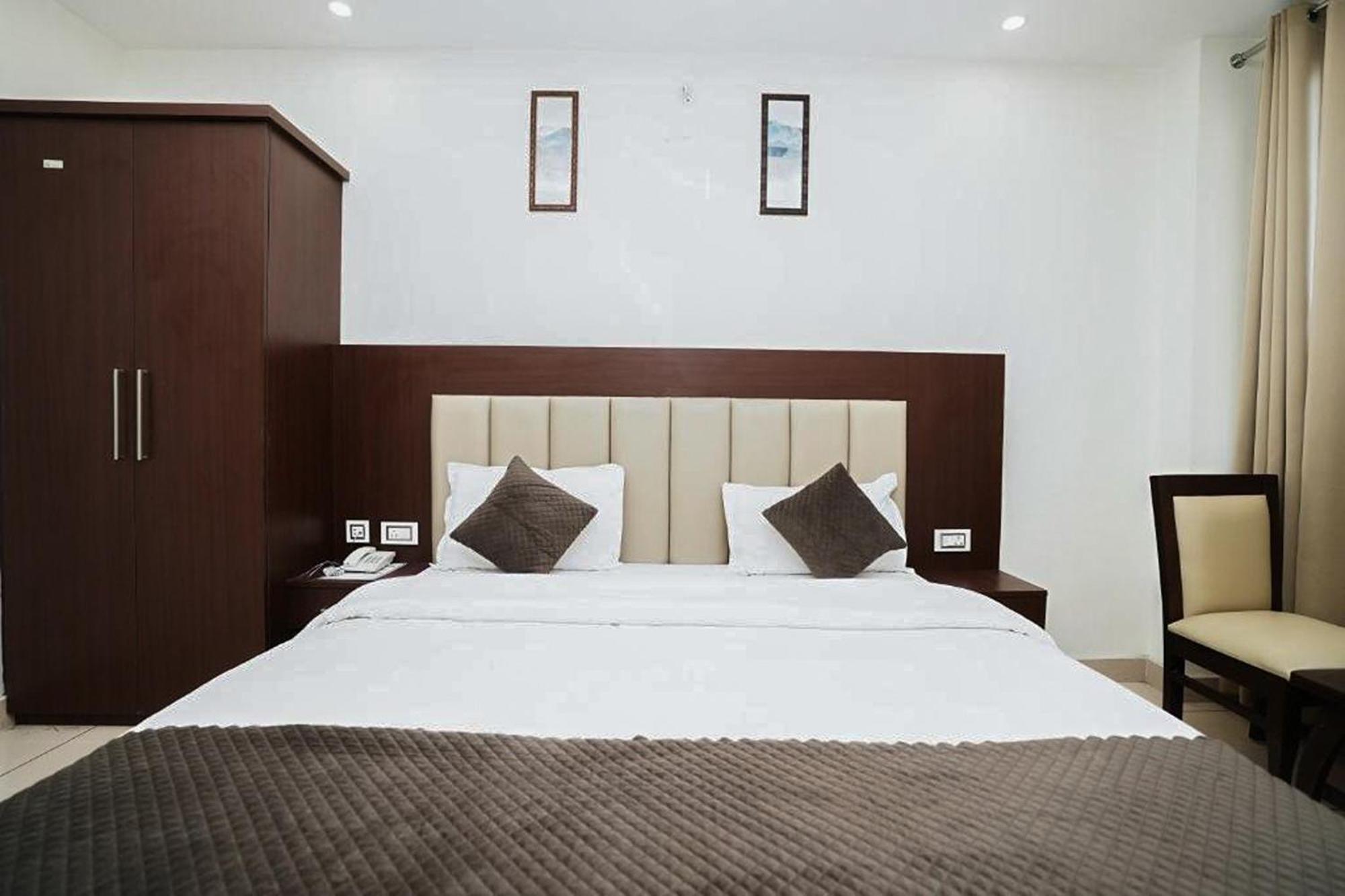 Hotel The 7 Seas Rishīkesh Екстериор снимка