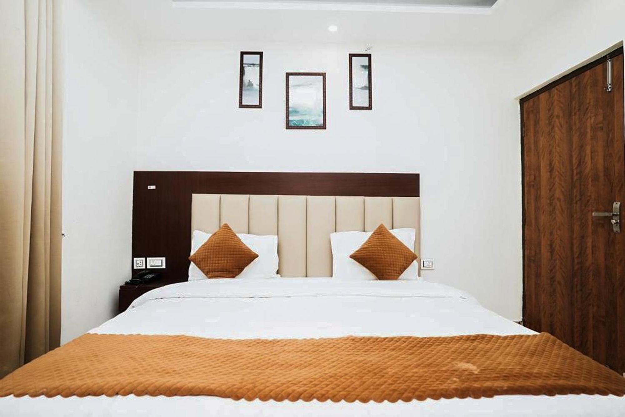 Hotel The 7 Seas Rishīkesh Екстериор снимка