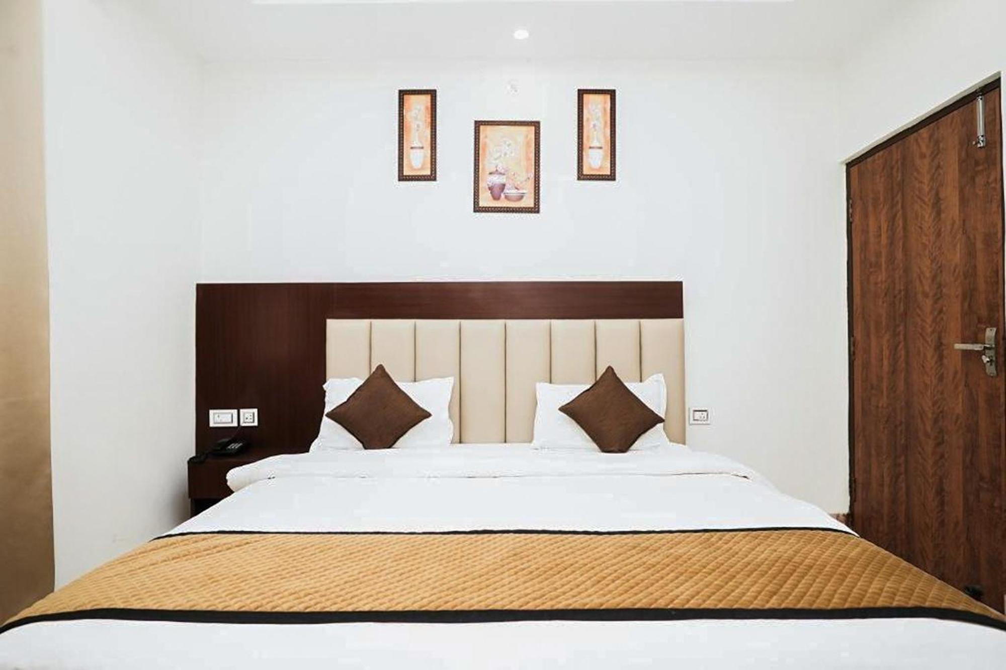 Hotel The 7 Seas Rishīkesh Екстериор снимка