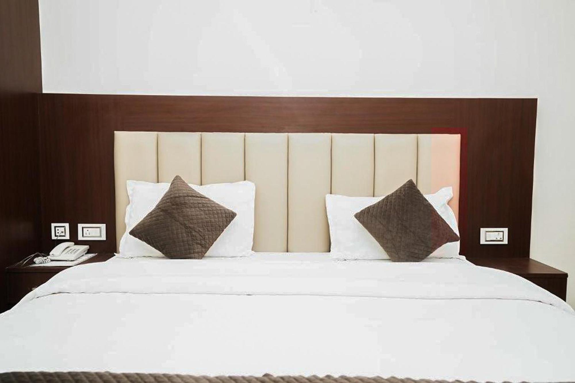 Hotel The 7 Seas Rishīkesh Екстериор снимка