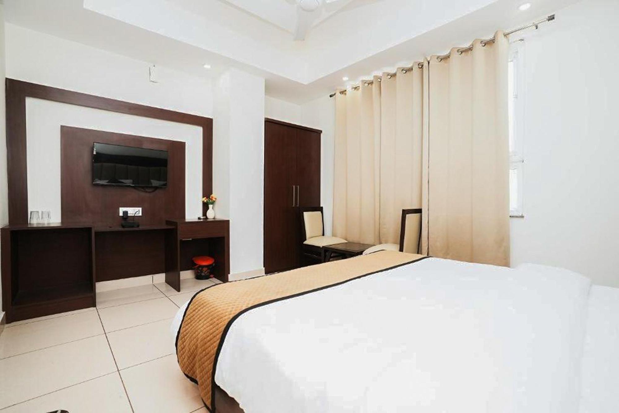 Hotel The 7 Seas Rishīkesh Екстериор снимка