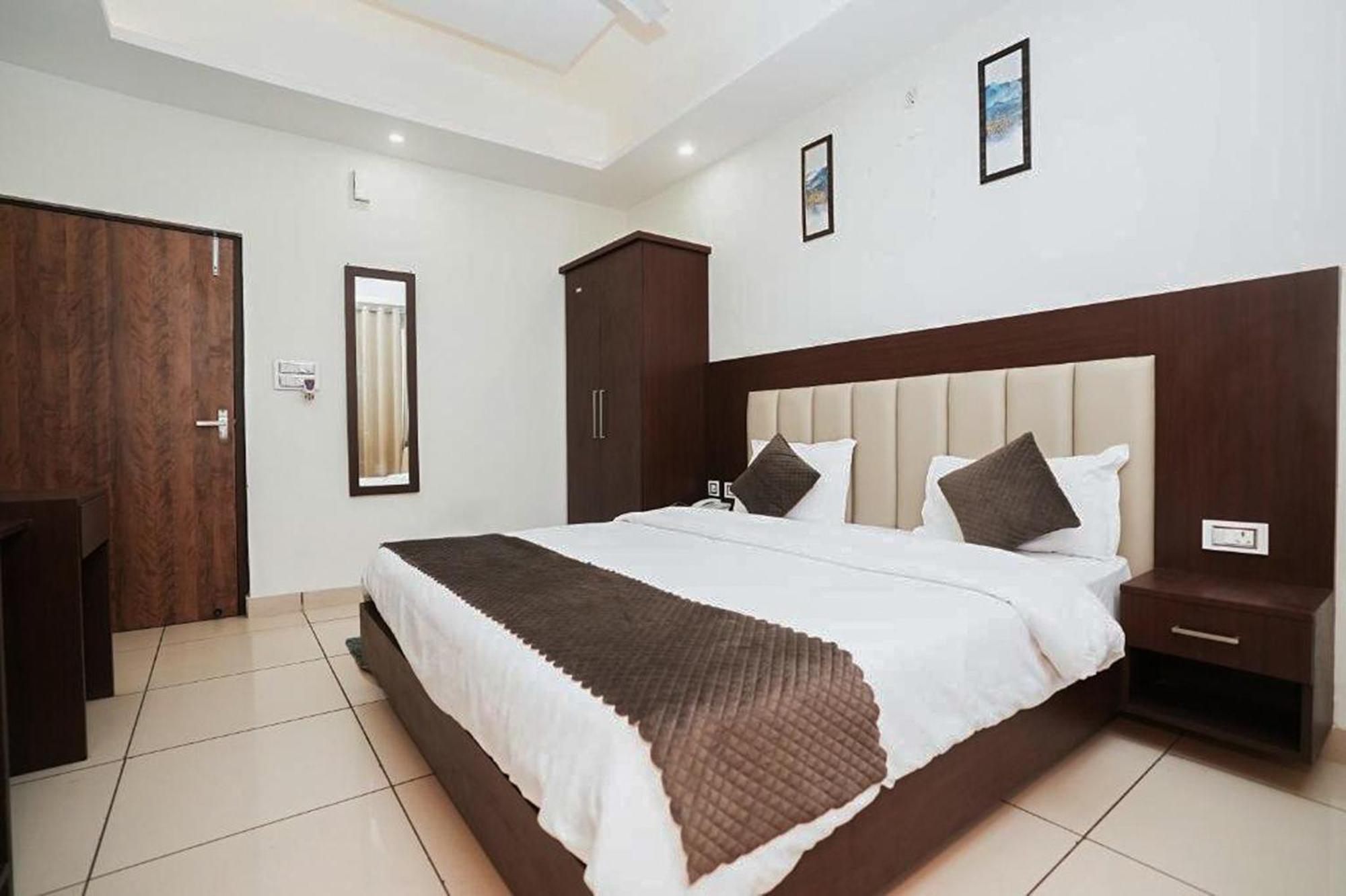 Hotel The 7 Seas Rishīkesh Екстериор снимка