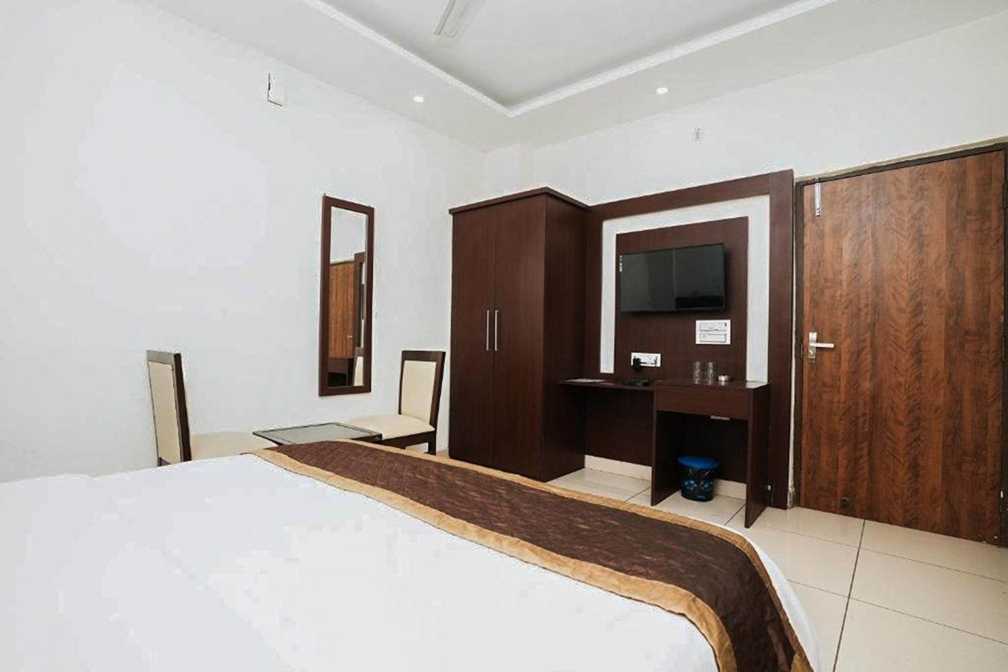 Hotel The 7 Seas Rishīkesh Екстериор снимка